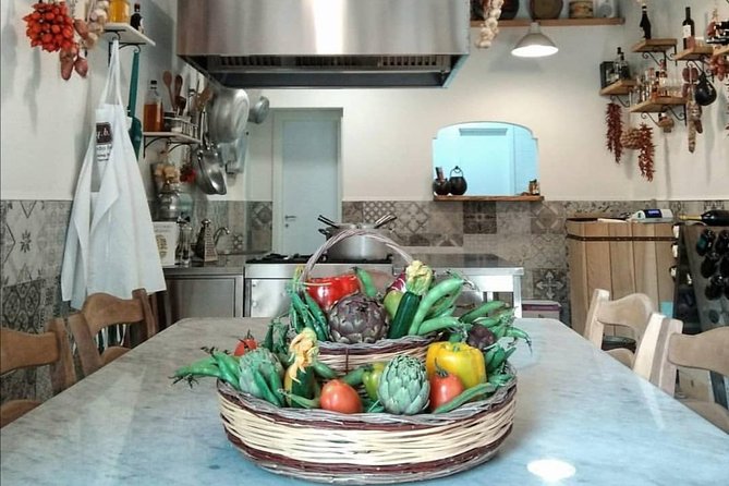 Private / Small Group at "Quanto Basta" School in Sorrento center - Prosecco, local bites, then straight to work