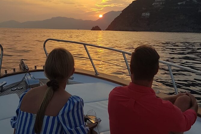 Private Sunset Cruise with Prosecco Onboard - Prosecco and snacks, with modest expectations
