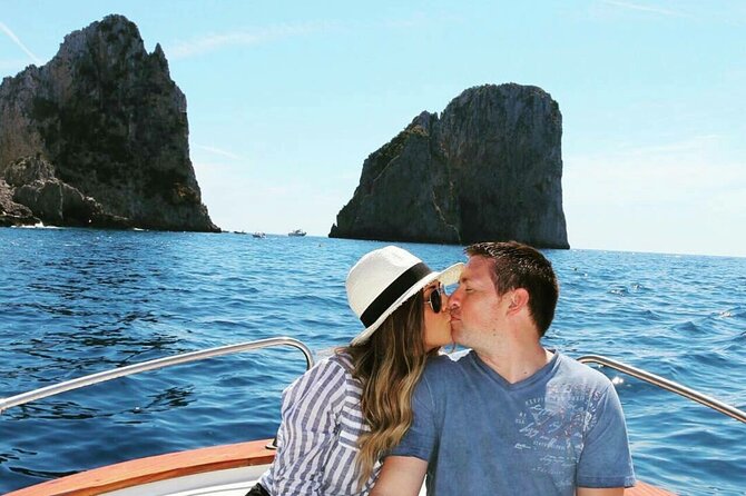 Private tour in a typical Capri boat - The route, from White Grotto to Marina Grande