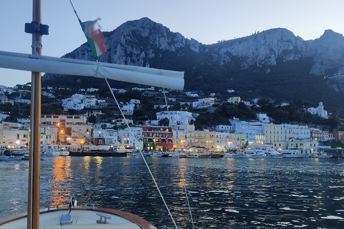 Private tour in a typical Capri boat - Timing, meeting point and weather