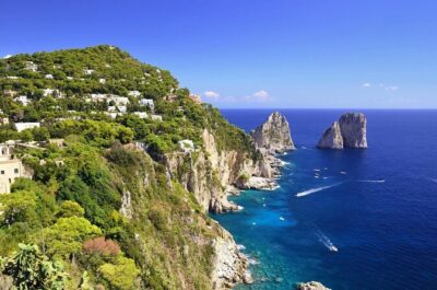 Private tour in a typical Capri boat