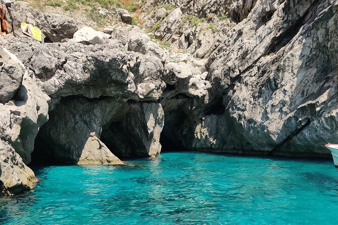 Private tour in a typical Capri boat - Who should book this Capri boat trip