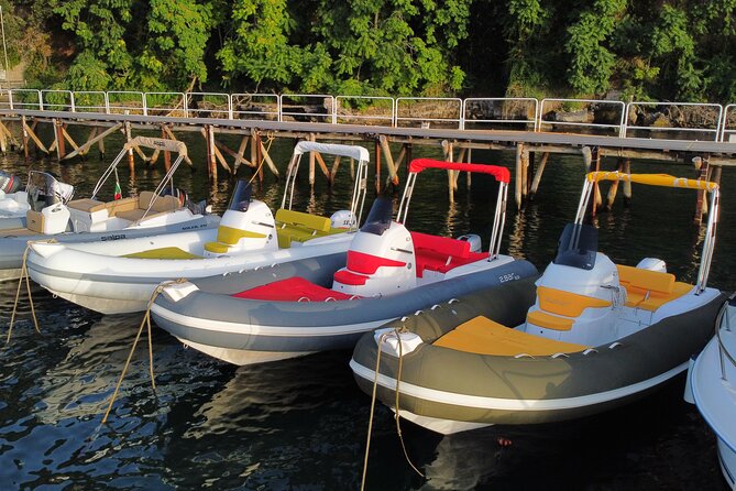 Self Drive Boat Hire - Learning the boat before you leave