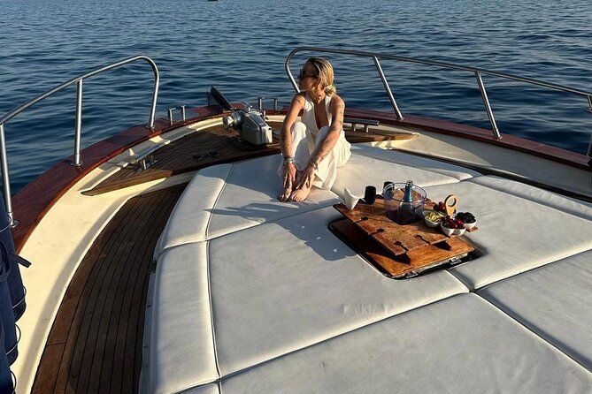 Shared Sunset Cruise from Positano with Drinks & Snacks 1.5-Hour - What the skipper adds to the ride