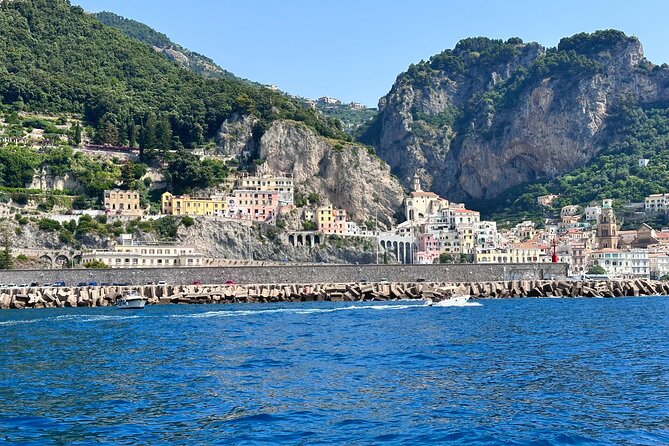 Small Group Amalfi Coast Boat Day Tour from Positano - Lunch at La Gavitella: a scenic extra, not part of the fare