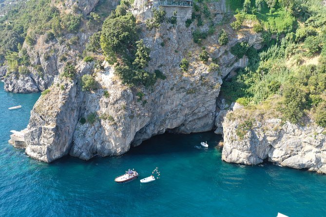 Small Group Boat Tour: Discover the Amalfi Coast from Positano - A sociable boat, with a few practical trade-offs