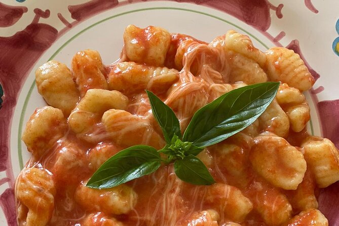 Small-Group Cooking Class in Positano: Gnocchi, Tiramisù & Drinks - How personal is the lesson?