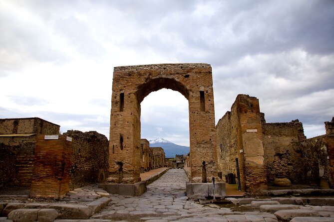 Small Group Guided Pompeii Tour from Positano - Pack for Walking, Sun, and Changing Weather
