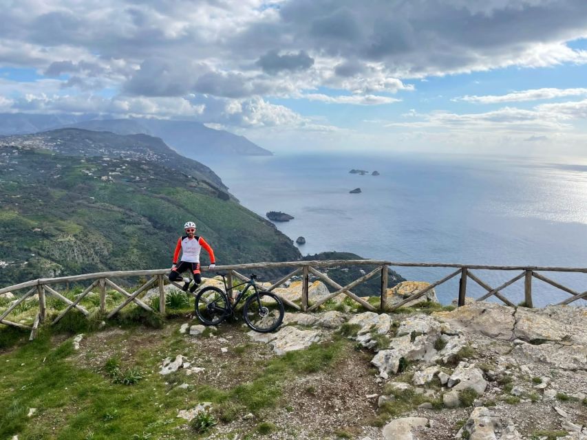 Sorrento: E-Bike Wine & Food Tour - From Sorrento’s center to quiet country roads