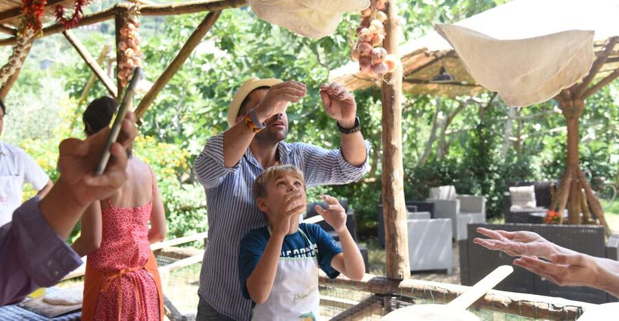 Sorrento: Pizza Lesson, Wine, and Limoncello at a Local Farm - Learning to make pizza with Anna and the family