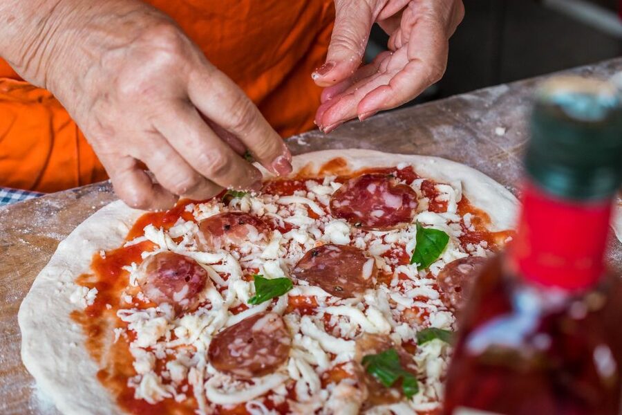 Sorrento: Pizza Making Class - Start with mozzarella and olive oil
