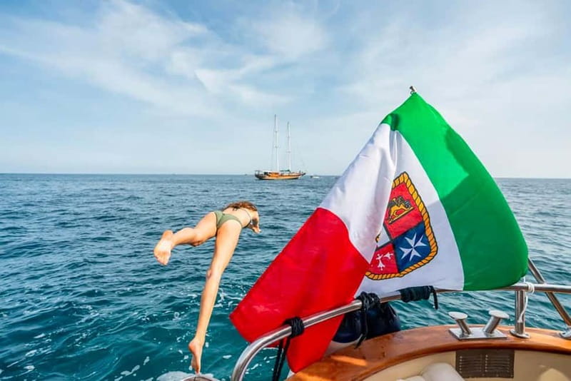 Sorrento: Positano & Amalfi Coast Small-Group Boat Tour - Amalfi: a short walk ashore