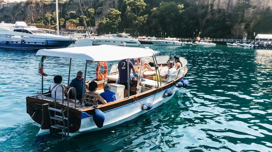 Sorrento: Sightseeing Cruise with Limoncello Tasting - Bagni Regina Giovanna: ruins beside a natural pool