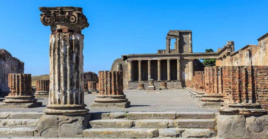 Sorrento: Skip-the-Line Pompeii Express Tour by Train - The Sorrento station meeting is the first important step