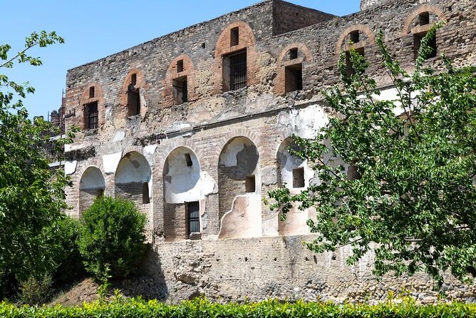 Stories of Pompeii: Small Group tour with archeology expert guide - Shoes, water and a lighter bag